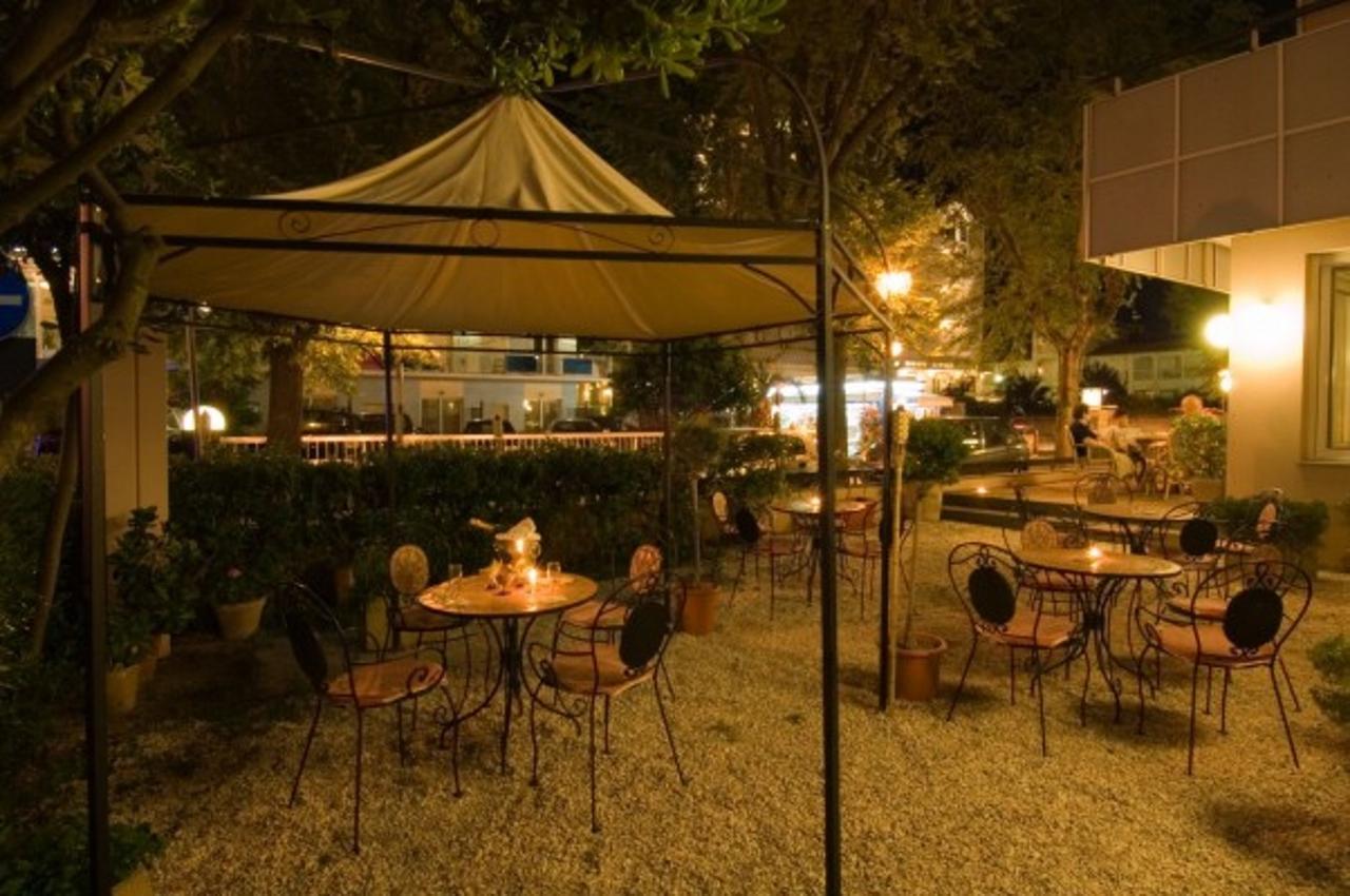 Hotel Des Bains Каттоліка Екстер'єр фото